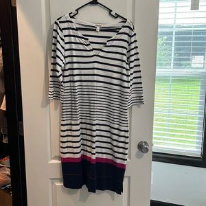 Three quarter length size medium Hatley dress. Navy, white and magenta.